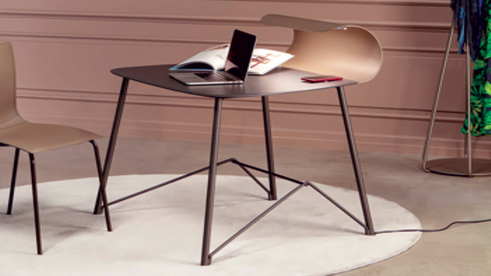 TONIN-CASA-SURF-WRITING-DESK